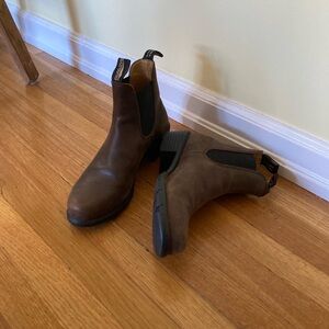 Blundstone Heeled Boots, Rustic Brown, women’s series #1677